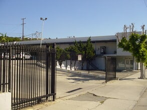 212 Monterey Pass Rd, Monterey Park, CA à louer Photo intérieure– Image 2 sur 11