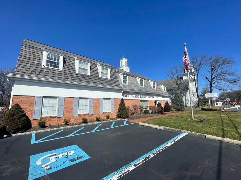 3055 Route 27, Franklin Park, NJ à vendre - Photo de l’immeuble – Image 2 sur 2
