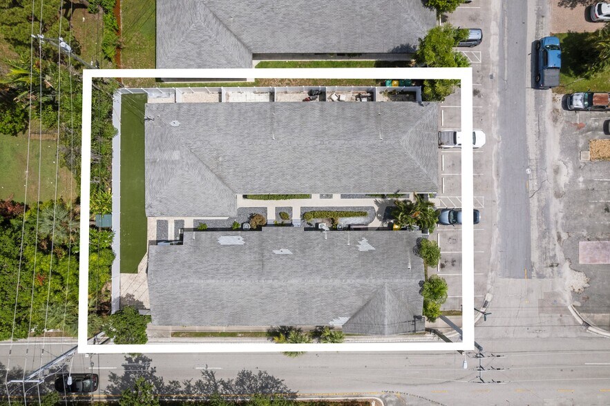 1301 NE 16th Ter, Fort Lauderdale, FL à vendre - Photo de l’immeuble – Image 3 sur 25