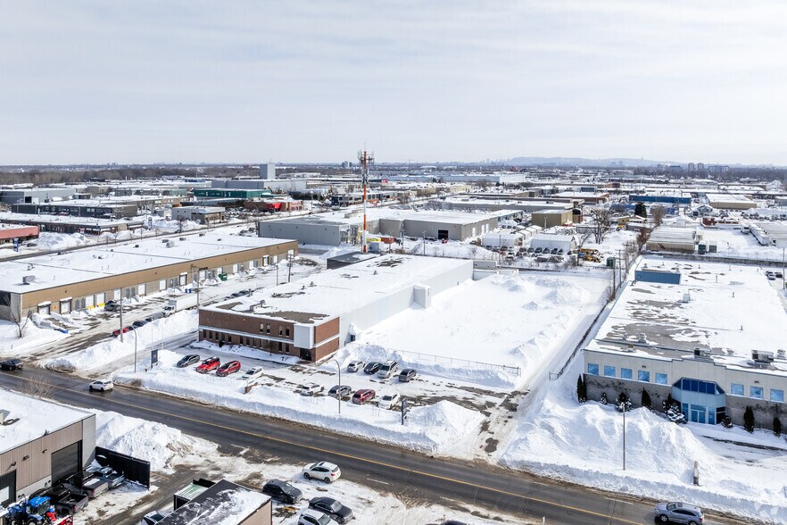 1220 Rue Michelin, Laval, QC à vendre - Aérien – Image 2 sur 3