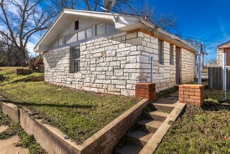 Plus de détails pour 104 E 5th St, Brady, TX - Bureau à vendre