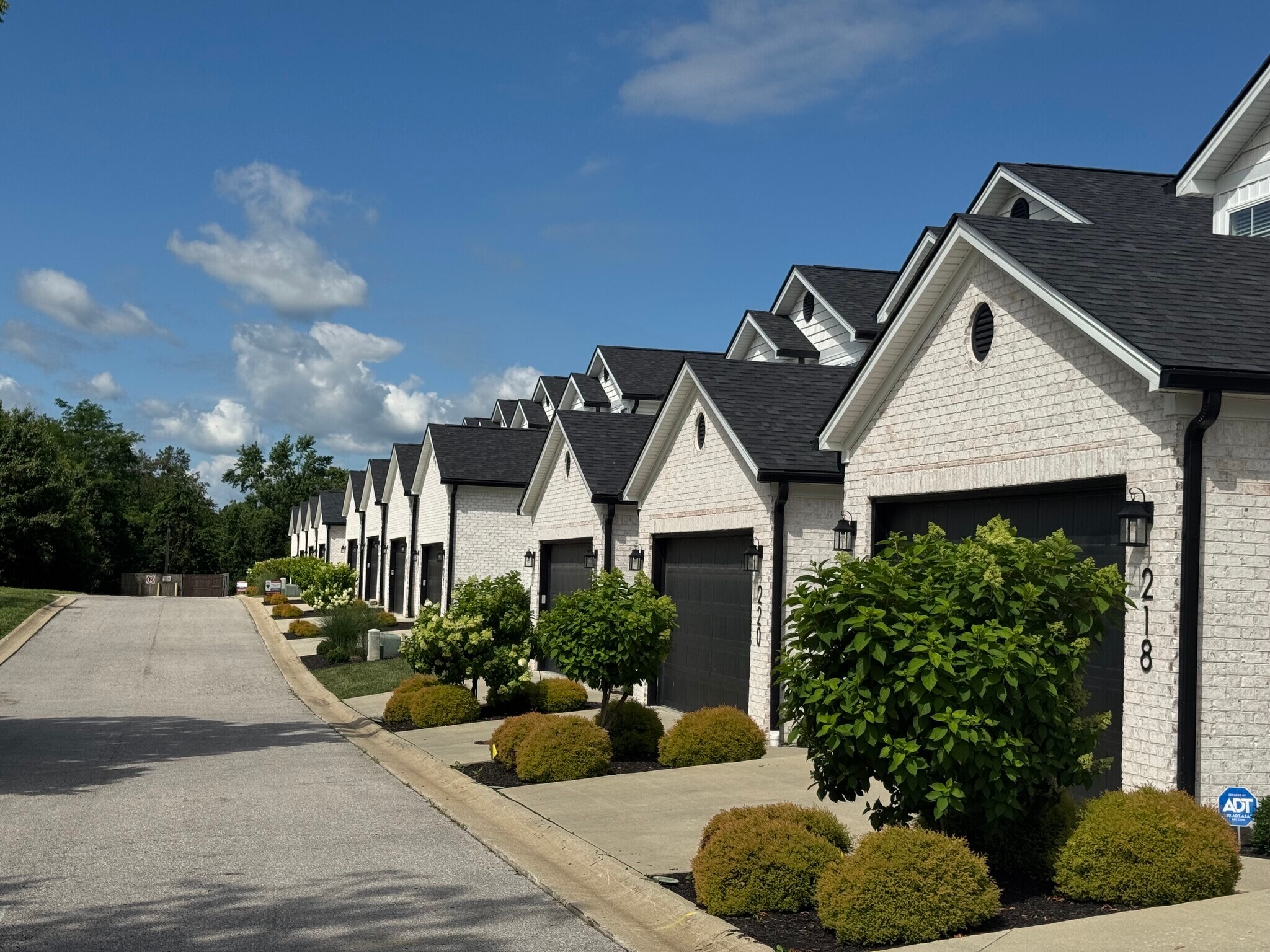 256-258 Sugartree Ln, Versailles, KY à vendre Photo de l’immeuble– Image 1 sur 26