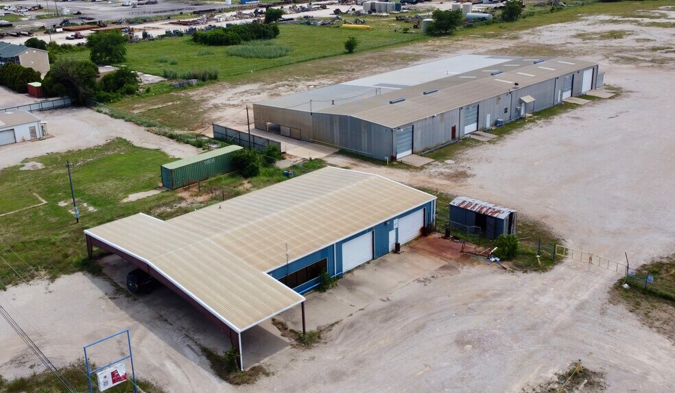 902 S Main St, Jacksboro, TX à vendre - Photo de l’immeuble – Image 2 sur 19