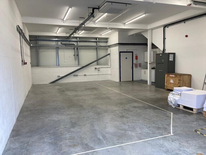 Crowbridge Rd, Ashford à louer - Photo de l’immeuble – Image 2 sur 6