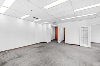 1112 W Pender St, Vancouver, BC à louer Photo de l’immeuble– Image 1 sur 8