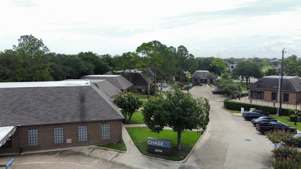 14015 Southwest Fwy, Sugar Land, TX à louer - Photo de l’immeuble – Image 3 sur 5