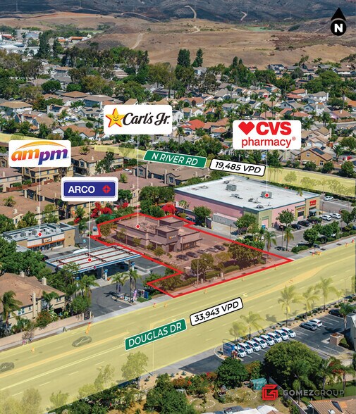 611 Douglas Dr, Oceanside, CA à vendre - Photo de l’immeuble – Image 2 sur 13