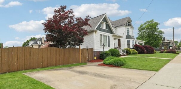 134 4th St, Ellwood City, PA à vendre - Photo de l’immeuble – Image 3 sur 5