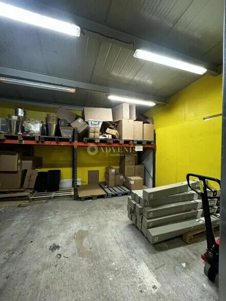 Industriel/Logistique dans Lézignan-Corbières à louer - Photo intérieure – Image 2 sur 2