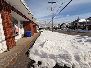 876 Central Ave, Pawtucket, RI à louer Photo intérieure– Image 1 sur 10