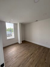 1065-1073 Harbor Dr, West Columbia, SC à louer Photo de l’immeuble– Image 1 sur 6