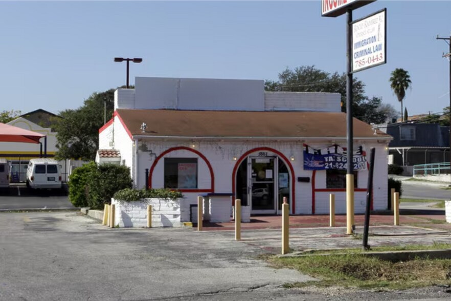 3667 Fredericksburg Rd, San Antonio, TX à louer - Photo principale – Image 1 sur 2