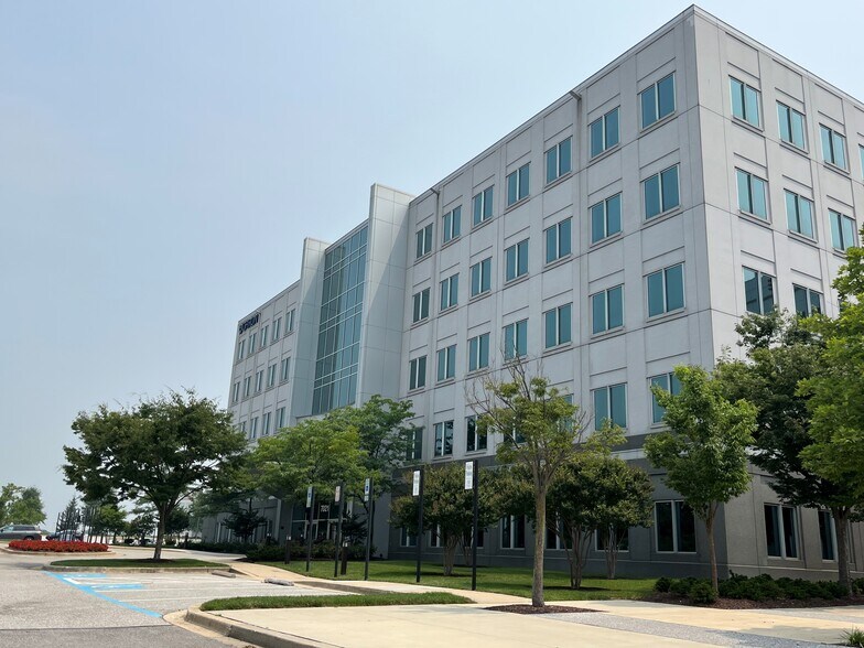 7021 Columbia Gateway Dr, Columbia, MD à louer - Photo de l’immeuble – Image 2 sur 7