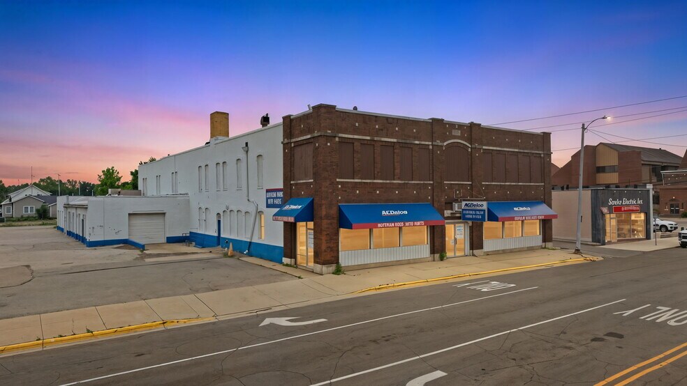 314 E Market St, Warsaw, IN à vendre - Photo principale – Image 1 sur 52