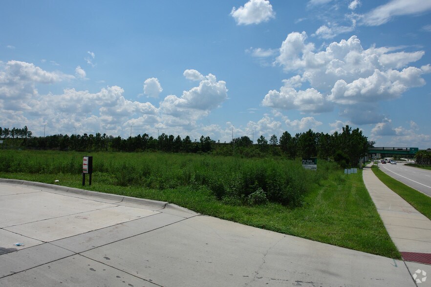 W Lake Mary Blvd, Sanford, FL à vendre - Photo principale – Image 1 sur 2