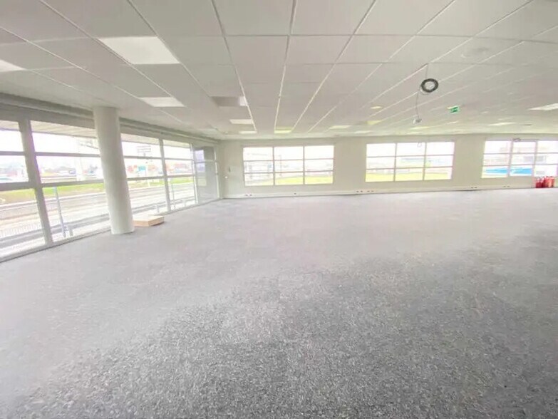 9 Avenue Des Saules, OULLINS-PIERRE-BÉNITE à vendre - Photo de l’immeuble – Image 2 sur 9