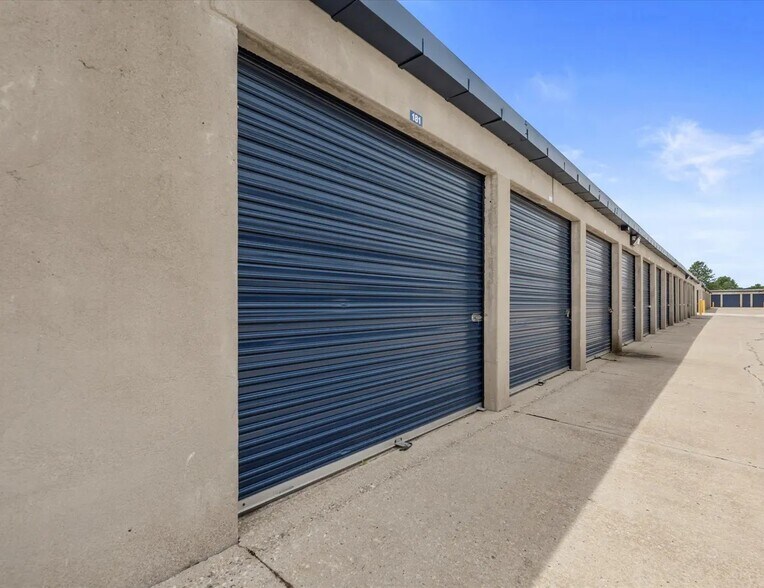 12650 Ford Dr, Fishers, IN à louer - Photo de l’immeuble – Image 3 sur 5