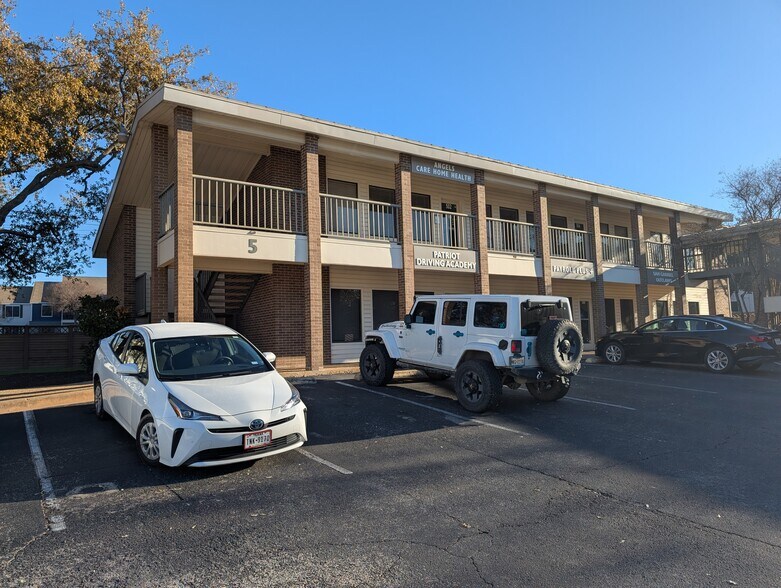 1911 N Austin Ave, Georgetown, TX à louer - Photo de l’immeuble – Image 2 sur 7