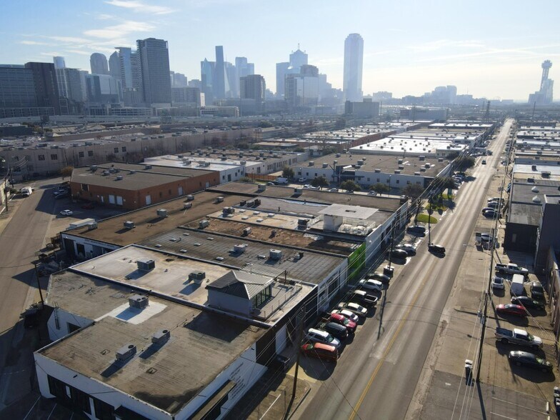 1310 Dragon St, Dallas, TX à vendre - Photo de l’immeuble – Image 3 sur 15