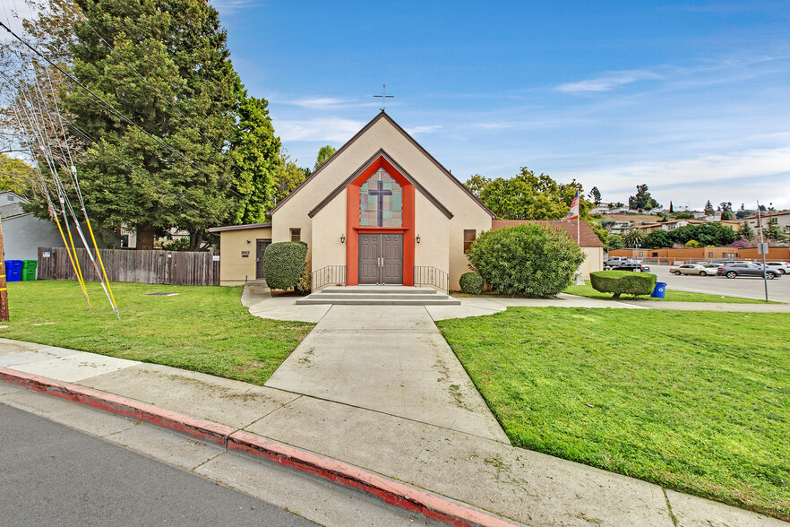 16248 Carolyn St, San Leandro, CA à vendre - Photo de l’immeuble – Image 1 sur 20