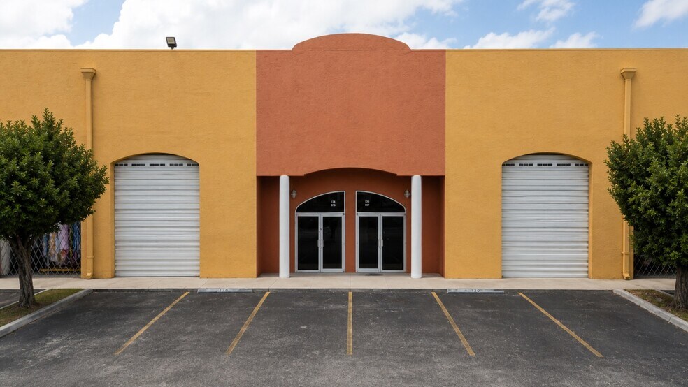 2970 W 84th St, Hialeah Gardens, FL à louer - Photo de l’immeuble – Image 2 sur 6