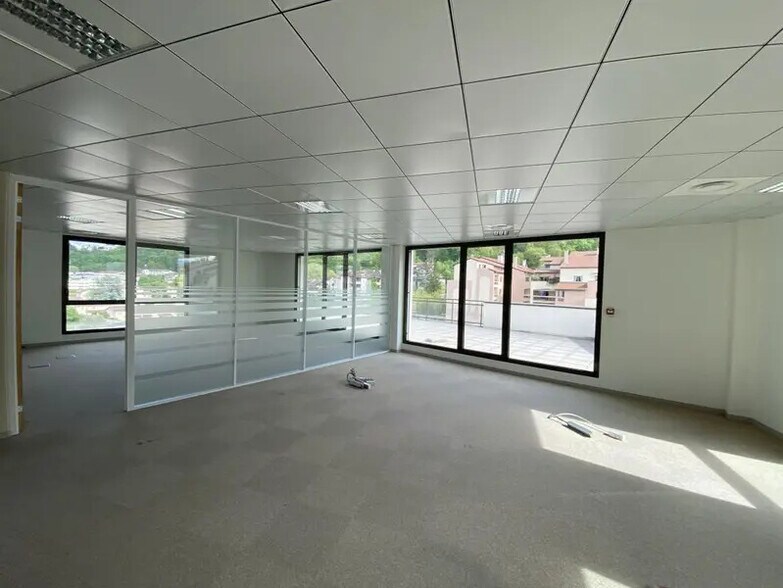 Bureau dans Lyon à louer - Photo de l’immeuble – Image 2 sur 19