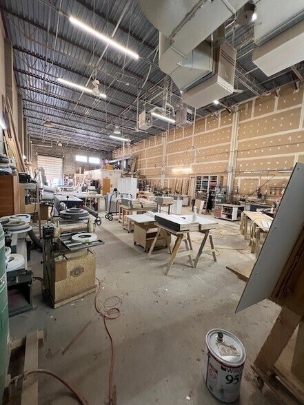 7666 Fullerton Rd, Springfield, VA à louer - Photo de l’immeuble – Image 2 sur 15