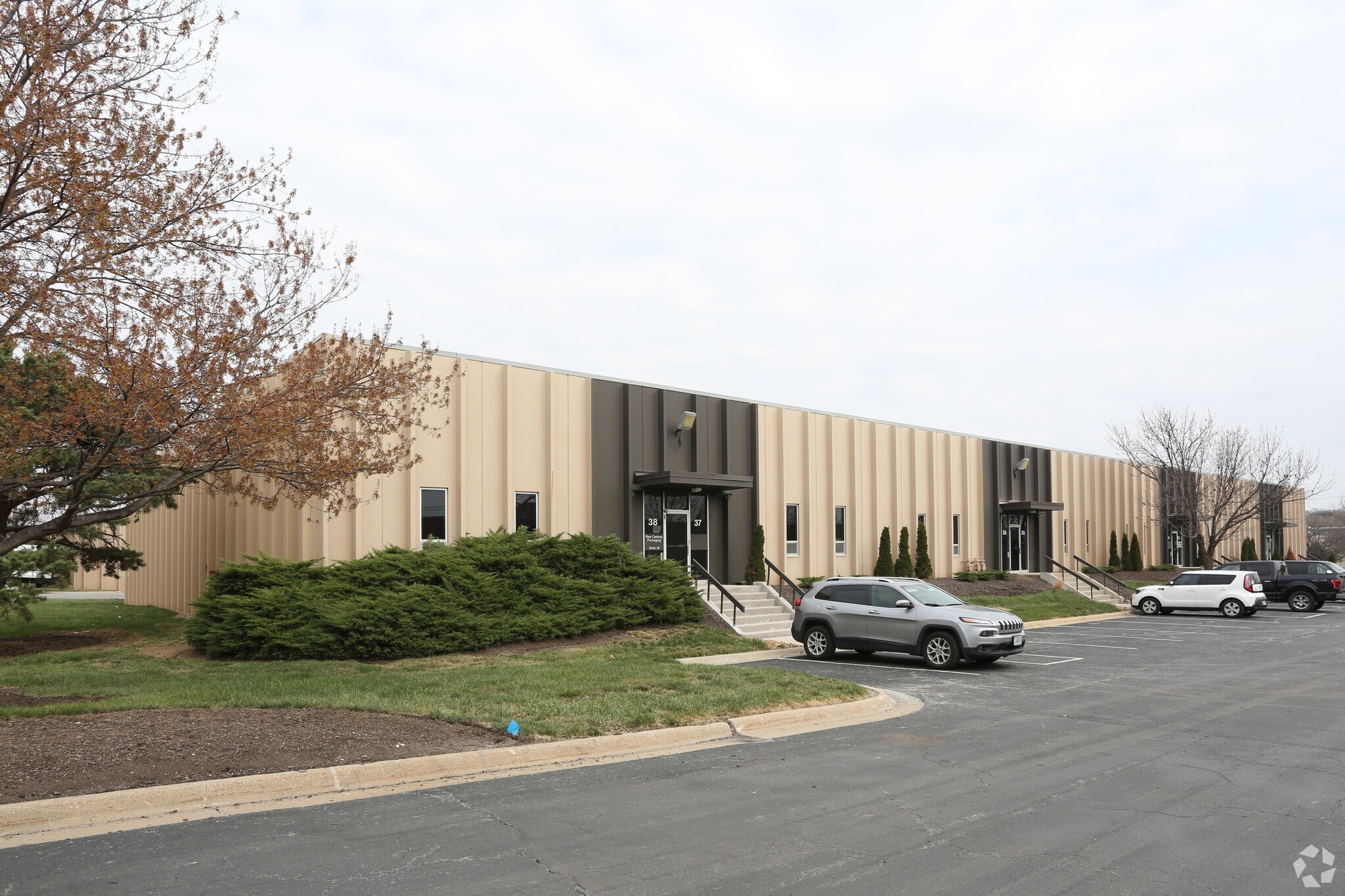 9900 Pflumm Rd, Lenexa, KS à louer Photo principale– Image 1 sur 11