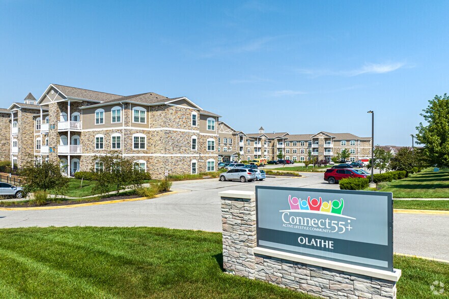 13350 S Greenwood St, Olathe, KS à vendre - Photo principale – Image 1 sur 24
