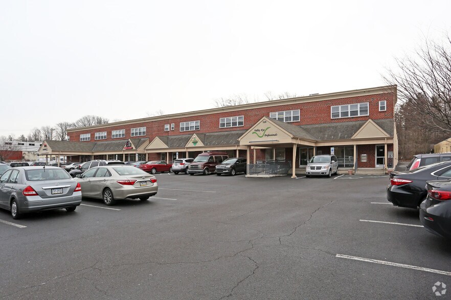 2755 Philmont Ave, Huntingdon Valley, PA à louer - Photo principale – Image 1 sur 15