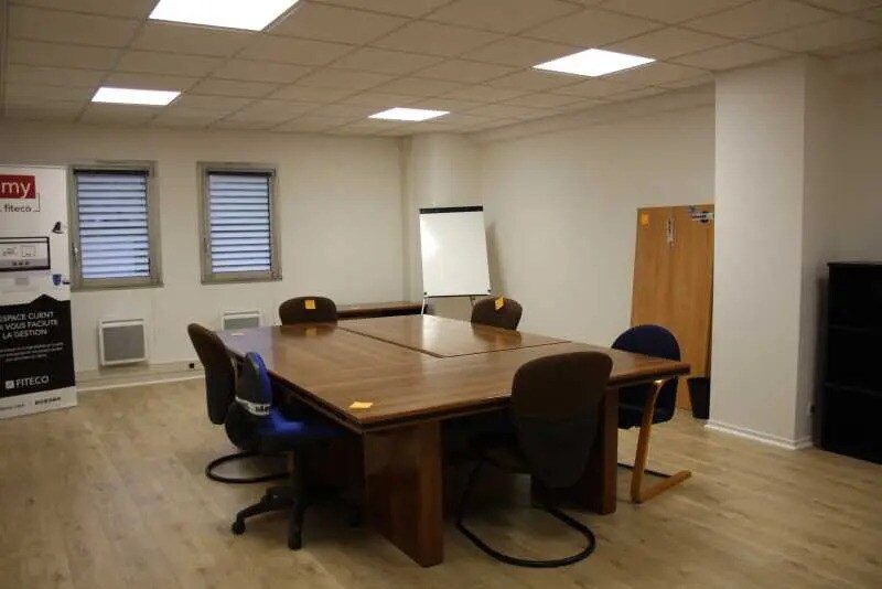 Bureau dans Rennes à louer - Photo de l’immeuble – Image 2 sur 10