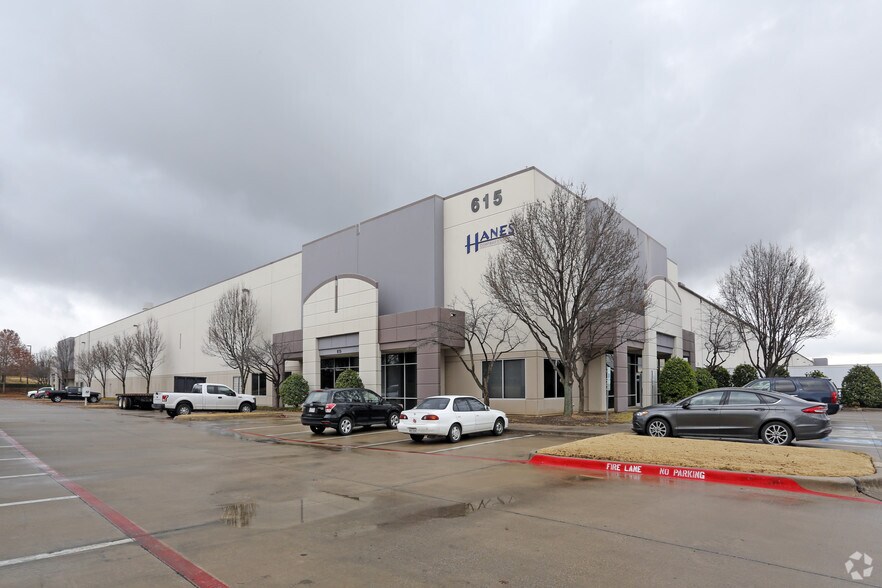 615 Westport Pky, Grapevine, TX à louer - Photo de l’immeuble – Image 1 sur 3