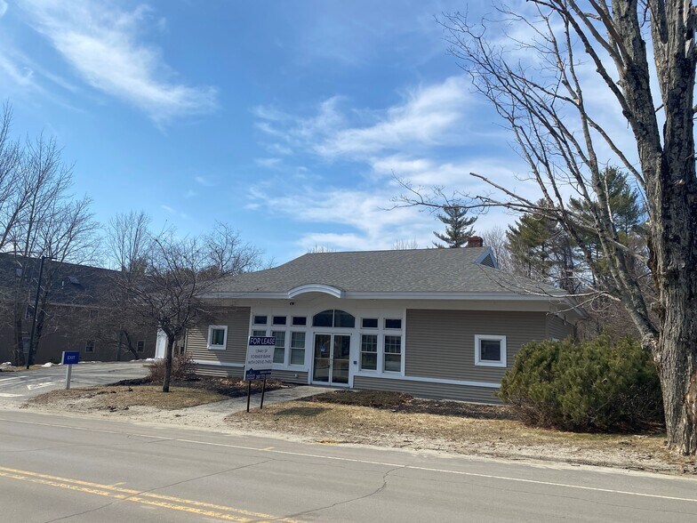 787 Main St, Monmouth, ME à louer - Photo de l’immeuble – Image 2 sur 10