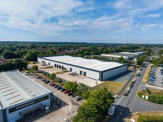 Plus de détails pour Chesford Grange, Warrington - Industriel/Logistique à louer