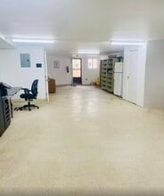 1603 Francis Lewis Blvd, Whitestone, NY à louer Photo intérieure– Image 2 sur 5