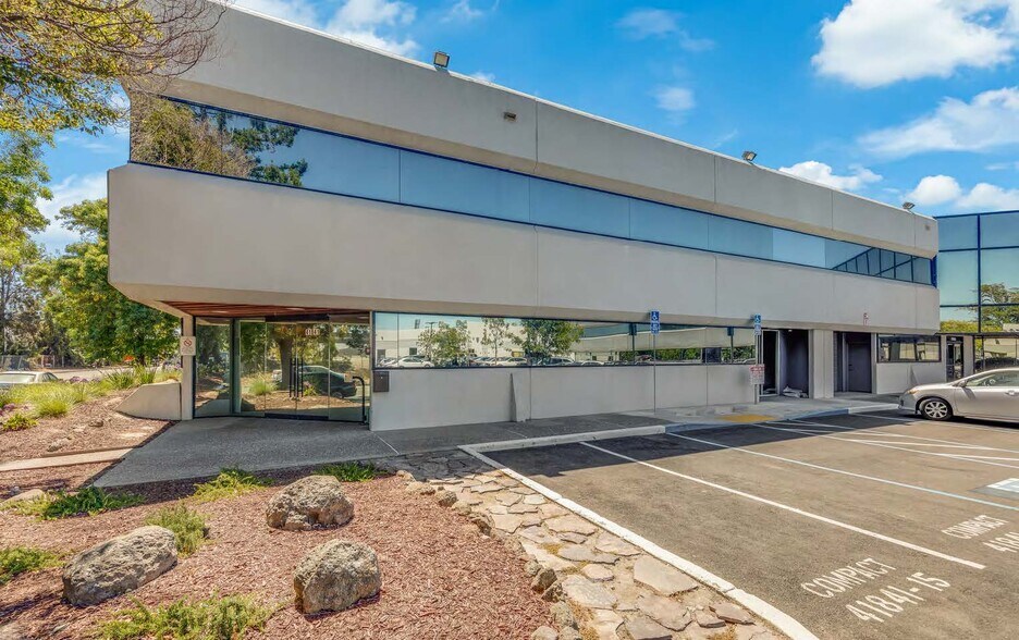 41829 Albrae St, Fremont, CA à louer - Photo de l’immeuble – Image 3 sur 6