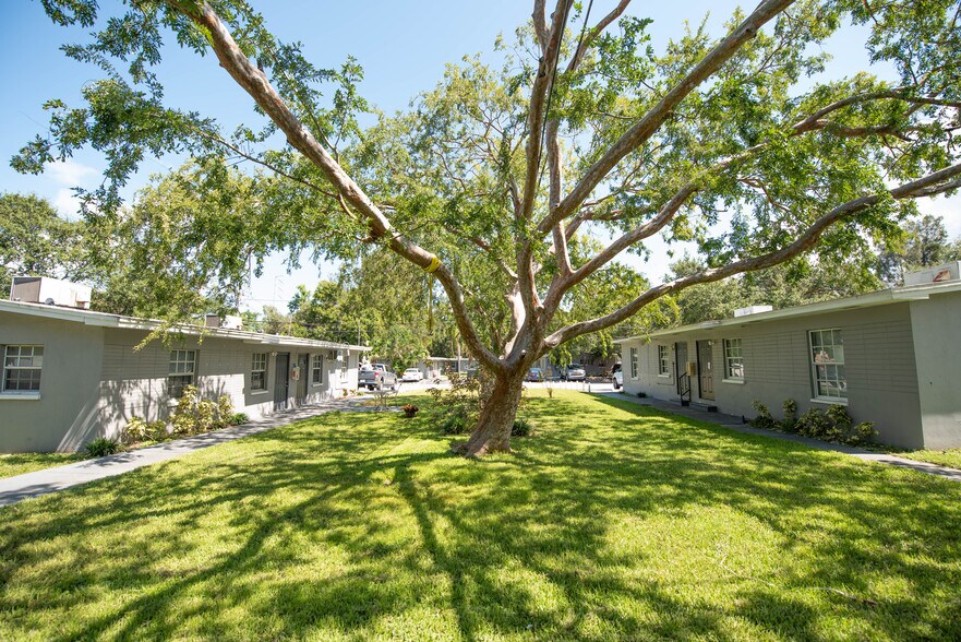 1135 Tuskawilla Dr, Clearwater, FL à vendre - Photo de l’immeuble – Image 2 sur 18