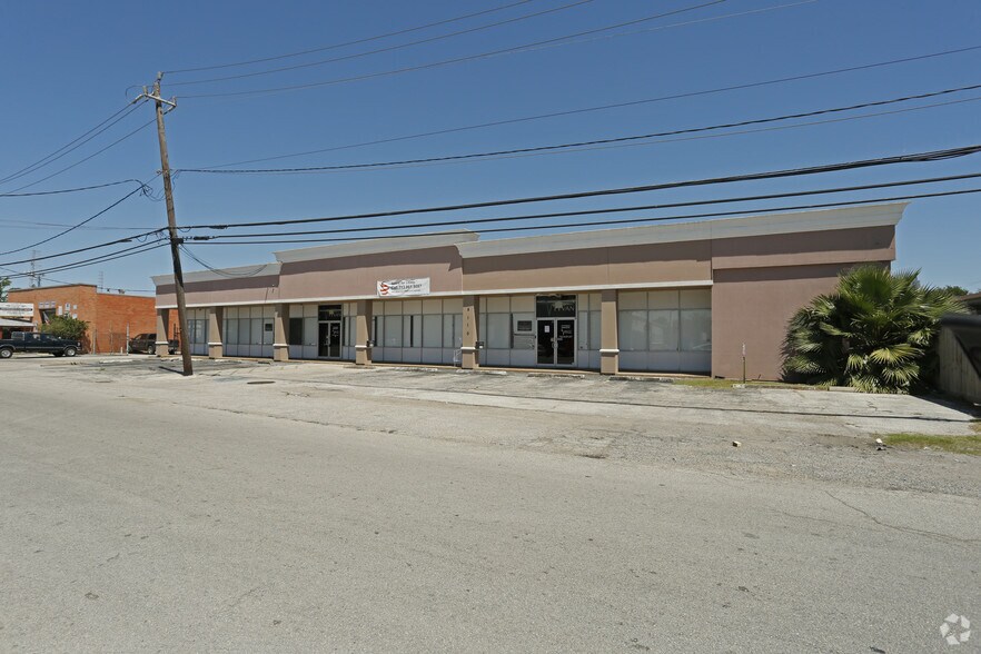 5108-5112 Ashbrook Dr, Houston, TX à louer - Photo de l’immeuble – Image 2 sur 2
