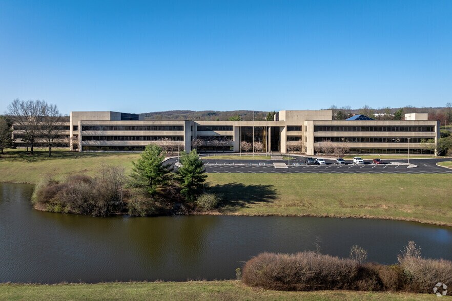 53 Frontage Rd, Hampton, NJ à louer - Photo de l’immeuble – Image 2 sur 13