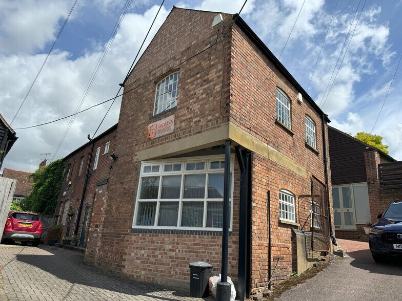 42 Church St, Hatfield à vendre - Photo de l’immeuble – Image 2 sur 5
