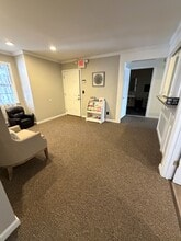 25 Church Hill Rd, Newtown, CT à louer Photo intérieure– Image 1 sur 6