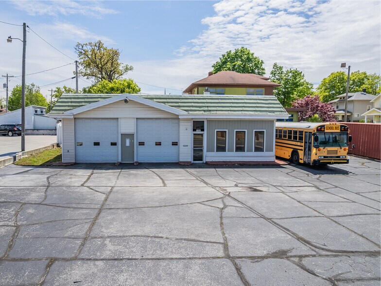 1102 E State Blvd, Fort Wayne, IN à vendre - Photo de l’immeuble – Image 2 sur 10