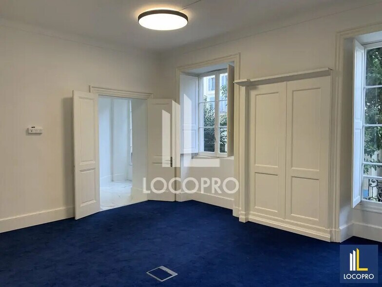 Bureau dans Nice à vendre - Photo de l’immeuble – Image 1 sur 12