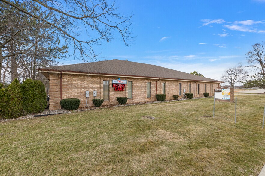 30101 Hoover Rd, Warren, MI à louer - Photo de l’immeuble – Image 1 sur 4