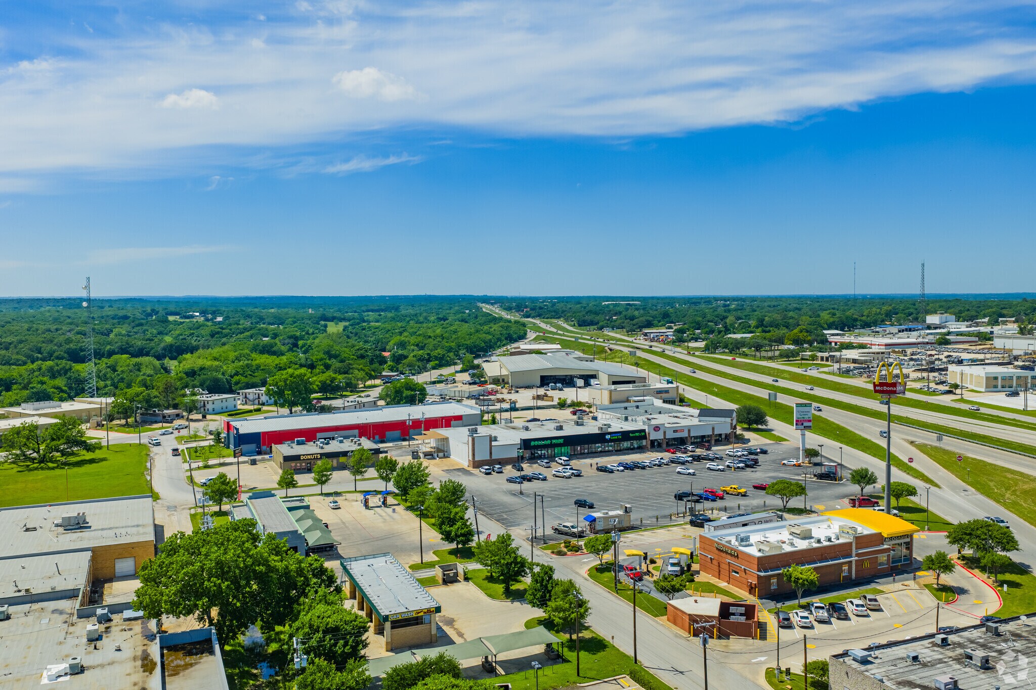 605 Northwest Pky, Azle, TX à louer Photo de l’immeuble– Image 1 sur 12