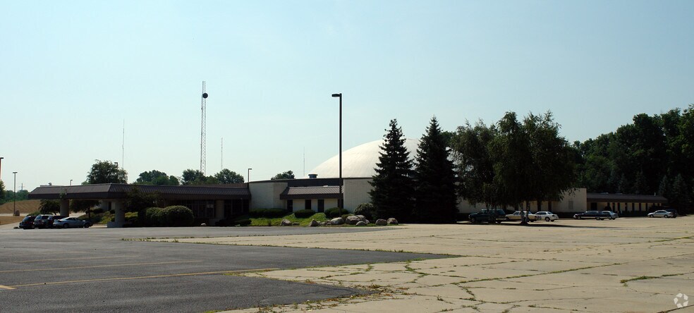 530 A E Ireland Rd, South Bend, IN à louer - Photo principale – Image 1 sur 1
