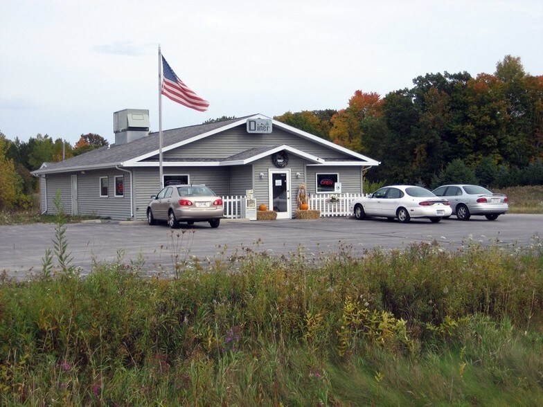 2630 School Ln, Suamico, WI à vendre - Photo de l’immeuble – Image 2 sur 54