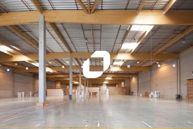 Plus de détails pour Industriel/Logistique à louer