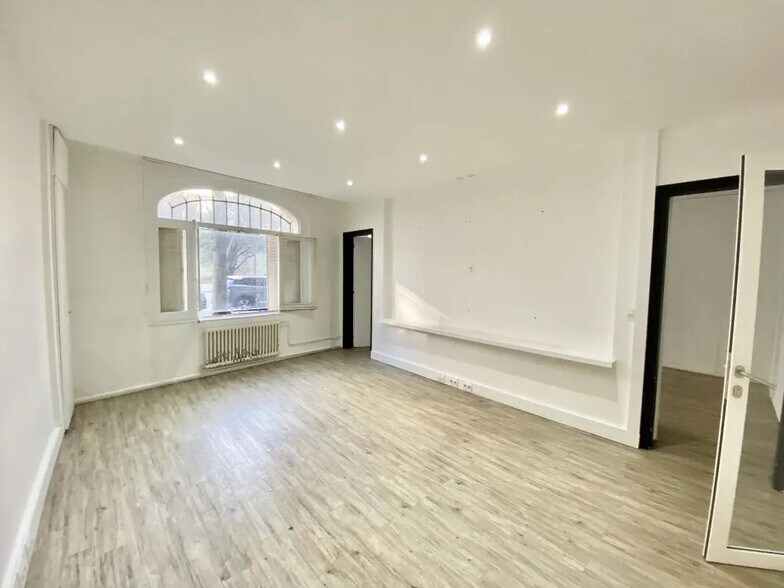 Bureau dans Paris à vendre - Photo de l’immeuble – Image 3 sur 9