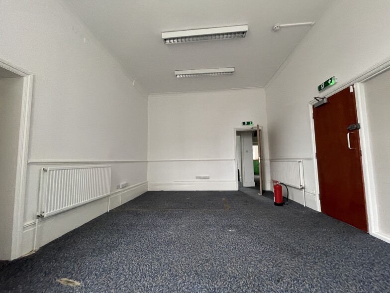 6 Parchmore Rd, Thornton Heath à louer - Photo de l’immeuble – Image 3 sur 8
